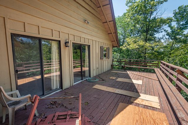 4439 E Fox Bluff Lane, Springfield, MO 65809