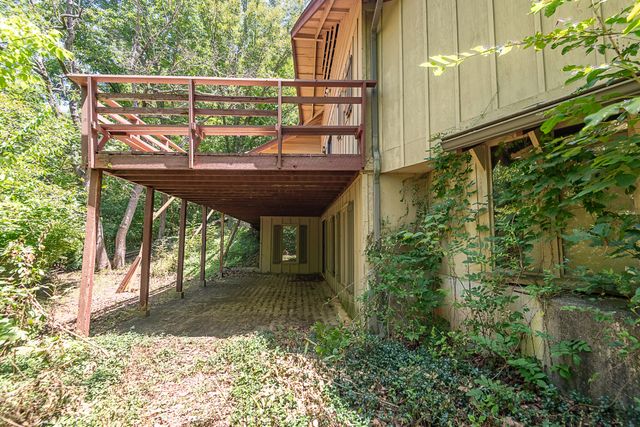 4439 E Fox Bluff Lane, Springfield, MO 65809