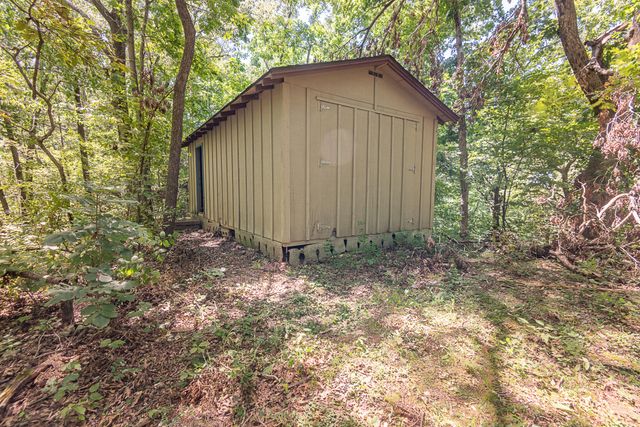 4439 E Fox Bluff Lane, Springfield, MO 65809