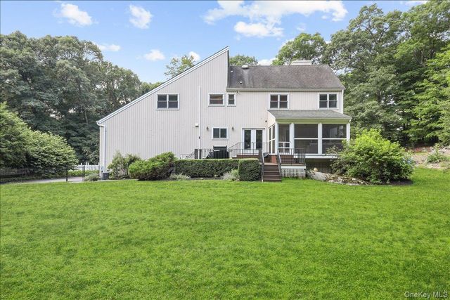 10 Woodland Court S, Bedford, NY 10506