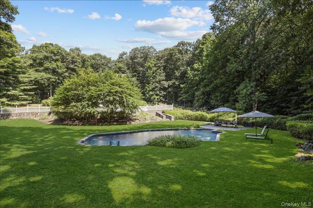 10 Woodland Court S, Bedford, NY 10506