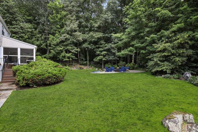 10 Woodland Court S, Bedford, NY 10506