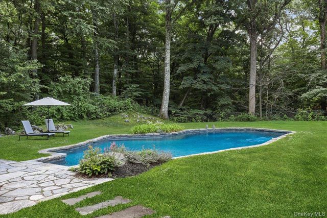 10 Woodland Court S, Bedford, NY 10506