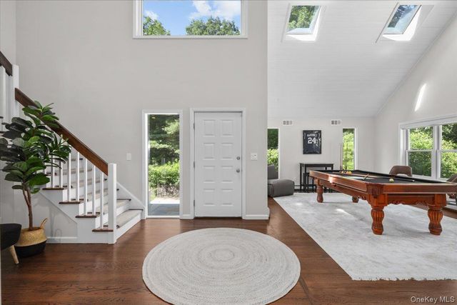 10 Woodland Court S, Bedford, NY 10506
