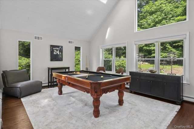 10 Woodland Court S, Bedford, NY 10506