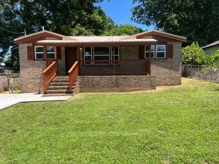 300 Hunt Circle, Manchester, GA 31816