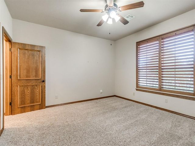 2109 Stony Brook Lane, Yukon, OK 73099