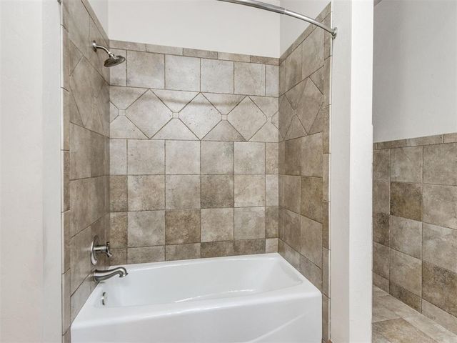 2109 Stony Brook Lane, Yukon, OK 73099