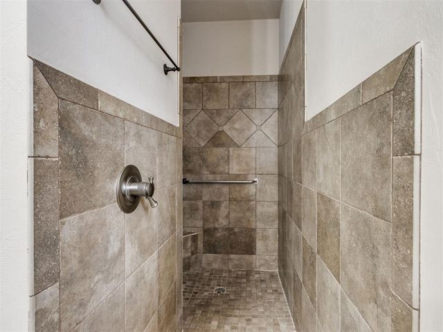 2109 Stony Brook Lane, Yukon, OK 73099