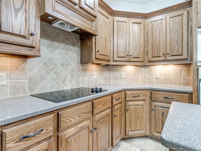 2109 Stony Brook Lane, Yukon, OK 73099