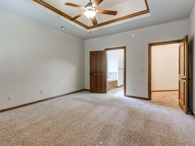 2109 Stony Brook Lane, Yukon, OK 73099