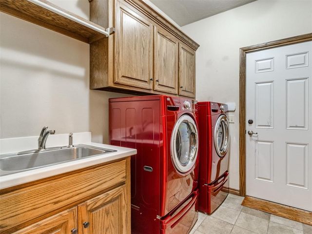 2109 Stony Brook Lane, Yukon, OK 73099