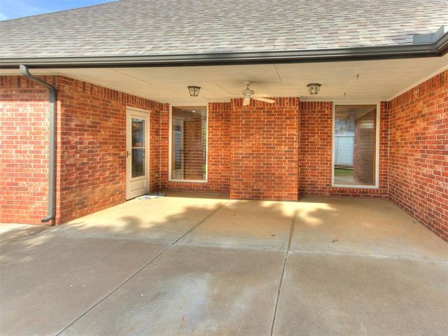 2109 Stony Brook Lane, Yukon, OK 73099