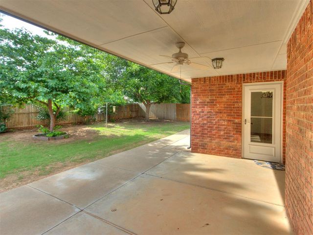 2109 Stony Brook Lane, Yukon, OK 73099