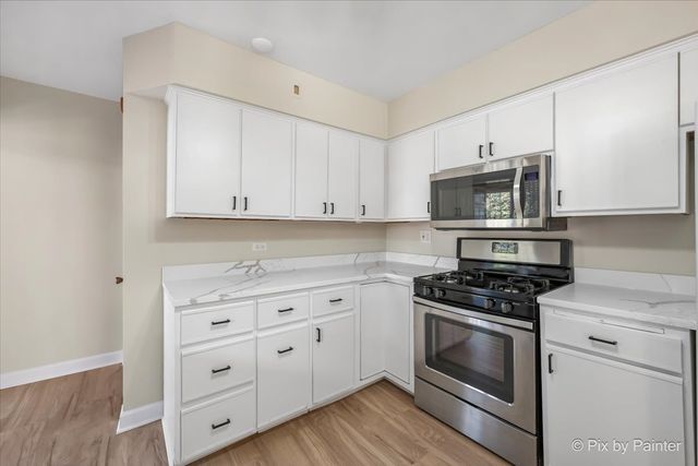 3911 Eastway Drive, Island Lake, IL 60042