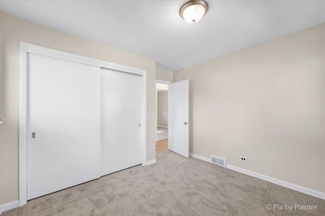 3911 Eastway Drive, Island Lake, IL 60042