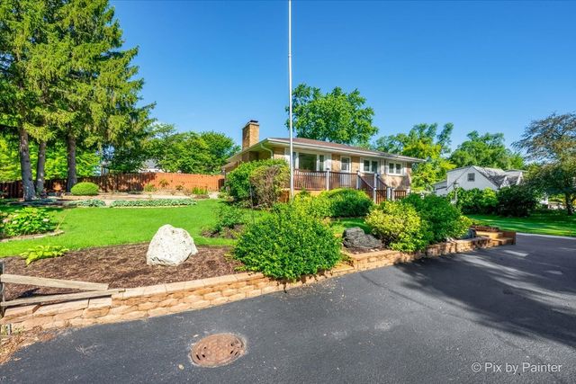 3911 Eastway Drive, Island Lake, IL 60042