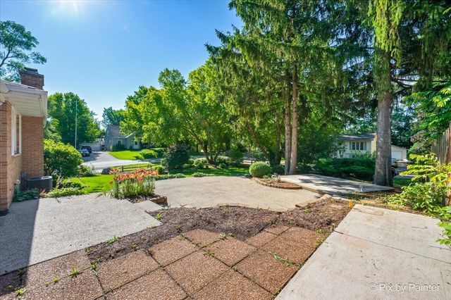 3911 Eastway Drive, Island Lake, IL 60042