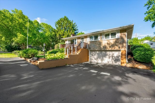 3911 Eastway Drive, Island Lake, IL 60042