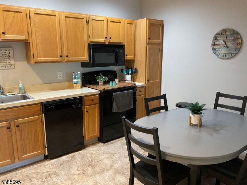 5318 Richmond Rd 318, West Milford Twp., NJ 07480