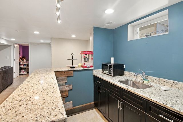5214 Enfield Avenue, Skokie, IL 60077