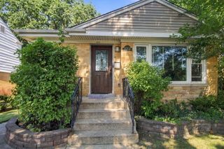5214 Enfield Avenue, Skokie, IL 60077