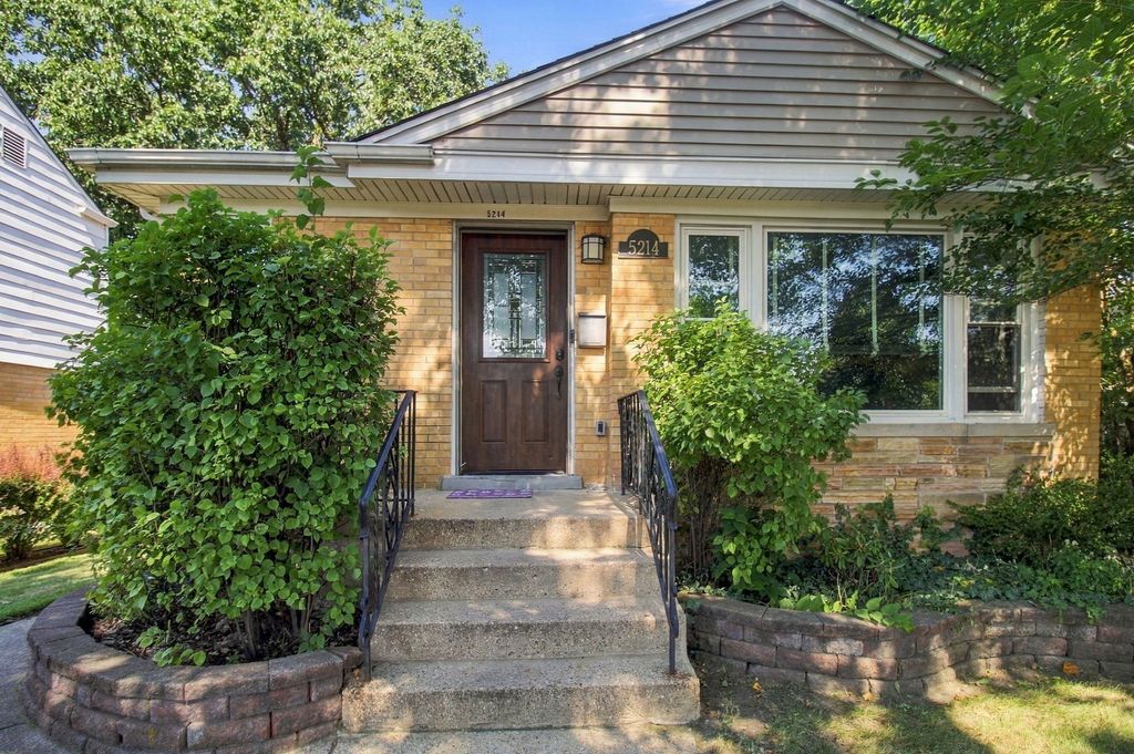 5214 Enfield Avenue, Skokie, IL 60077