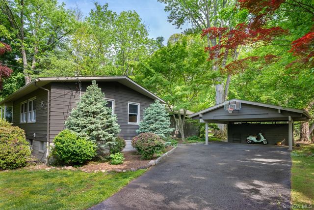 35 Hickory Hill Road, Tappan, NY 10983