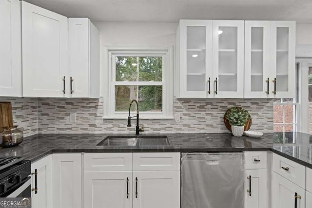 1738 Wedgewood Drive, Stone Mountain, GA 30088