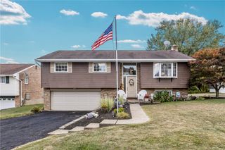 1016 Dana Dr, West Mifflin, PA 15122