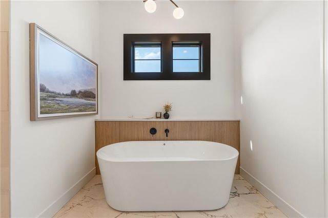 9606 W 175th Terrace, Overland Park, KS 66221