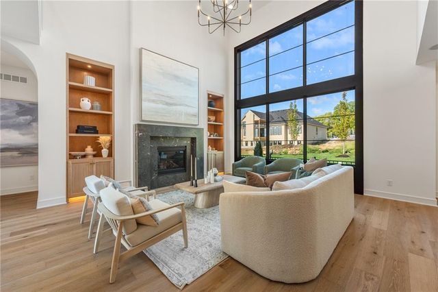 9606 W 175th Terrace, Overland Park, KS 66221