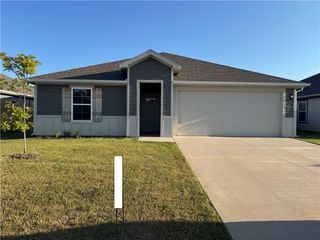 1317 Chavis Street, Gentry, AR 72734