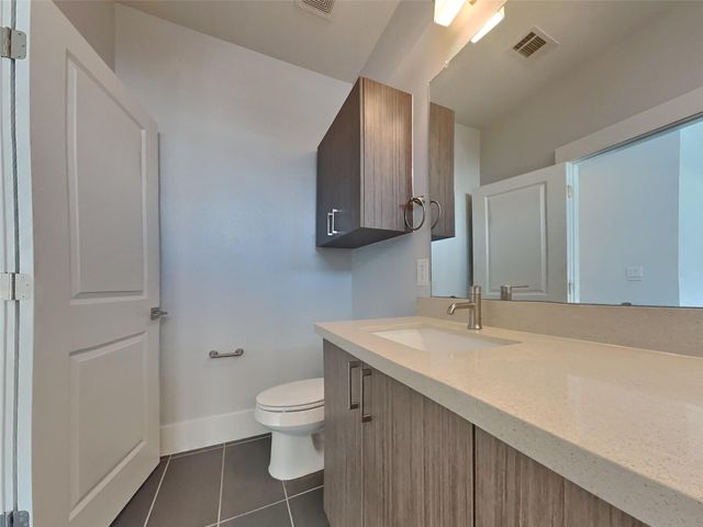 2401 Crawford Street A214, Houston, TX 77004