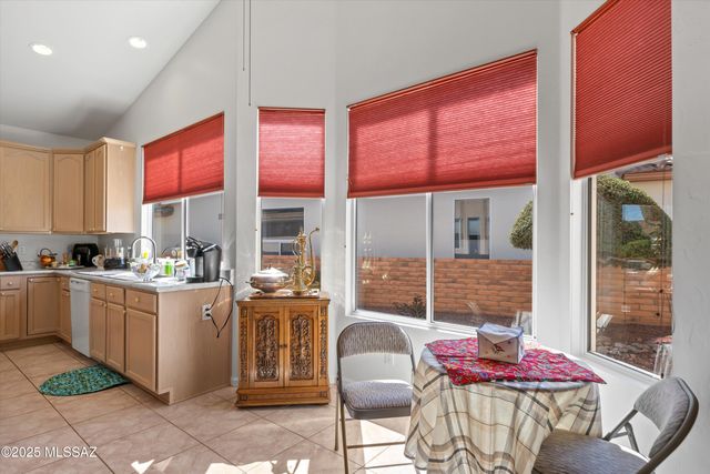 2315 E Bonita Canyon Drive, Green Valley, AZ 85614