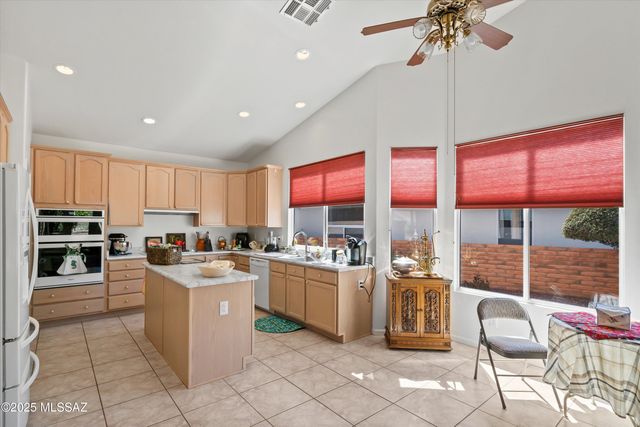 2315 E Bonita Canyon Drive, Green Valley, AZ 85614