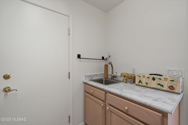 2315 E Bonita Canyon Drive, Green Valley, AZ 85614