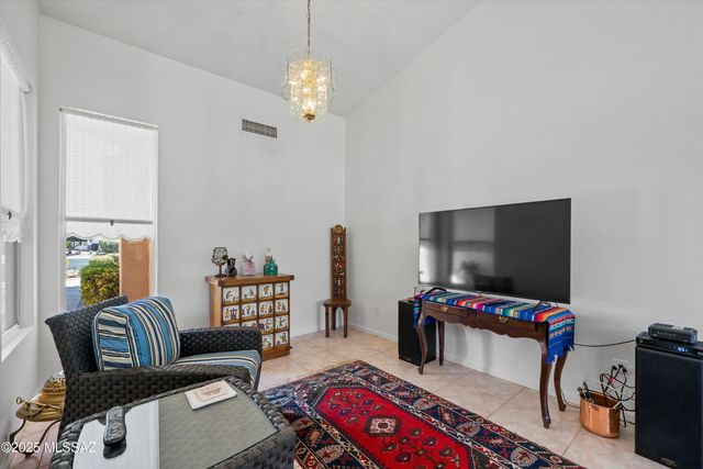 2315 E Bonita Canyon Drive, Green Valley, AZ 85614