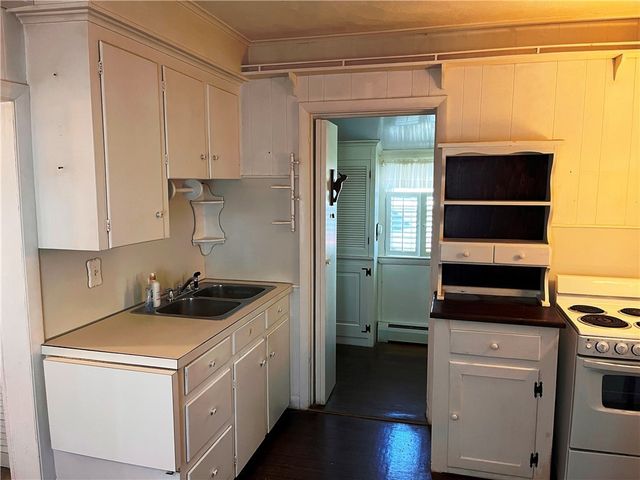 64 Woodhaven Road, Pawtucket, RI 02861