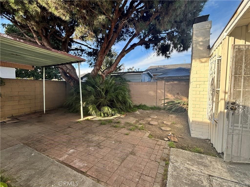 Image 5 of property listing at 16713 Virginia, Bellflower, CA 90706