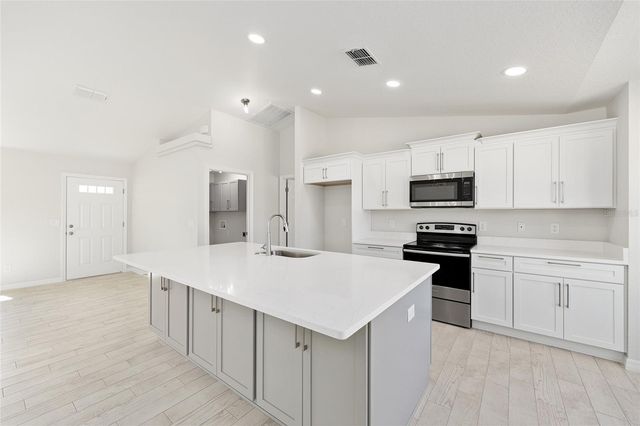 49 LOCUST LOOP CIRCLE, Ocala, FL 34472