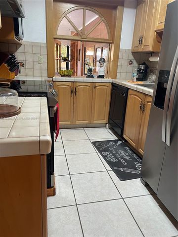 4635 SW 95th Ave, Miami, FL 33165