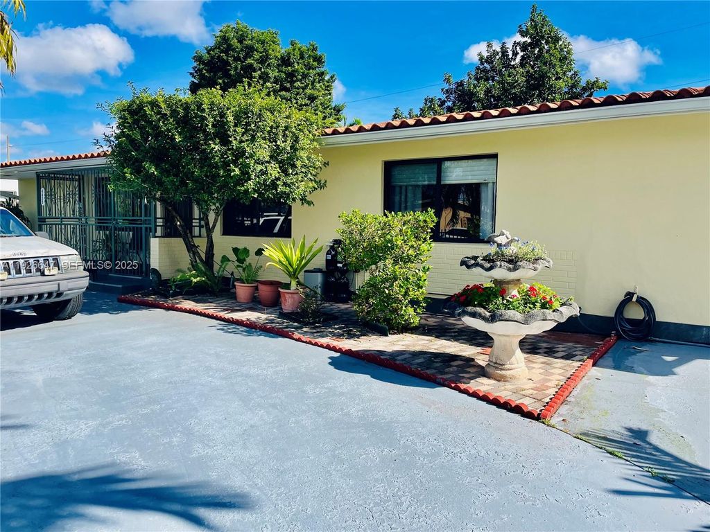 4635 SW 95th Ave, Miami, FL 33165
