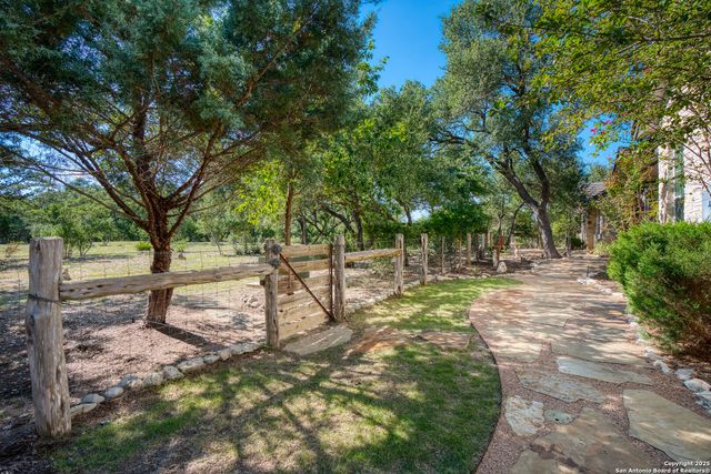 8 Winged Foot, Boerne, TX 78006