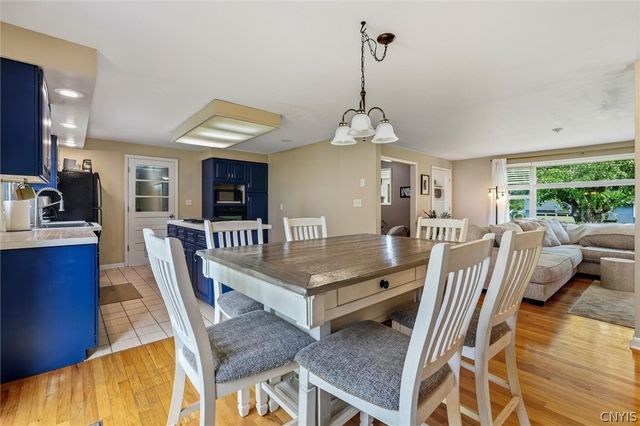 121 Robbins Lane, Dewitt, NY 13214