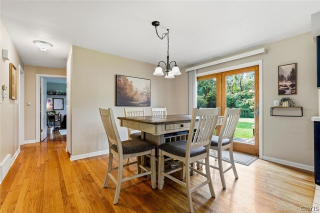 121 Robbins Lane, Dewitt, NY 13214
