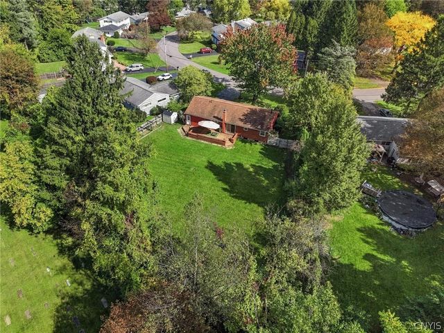 121 Robbins Lane, Dewitt, NY 13214