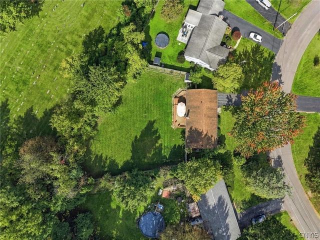121 Robbins Lane, Dewitt, NY 13214