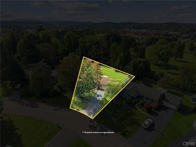 121 Robbins Lane, Dewitt, NY 13214