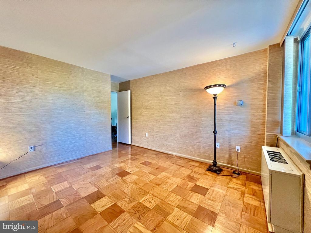 Image 23 of property listing at 10500 ROCKVILLE PIK #401, Rockville, MD 20852